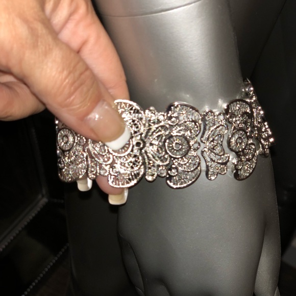 NWT Ornate cuff - Picture 4 of 6